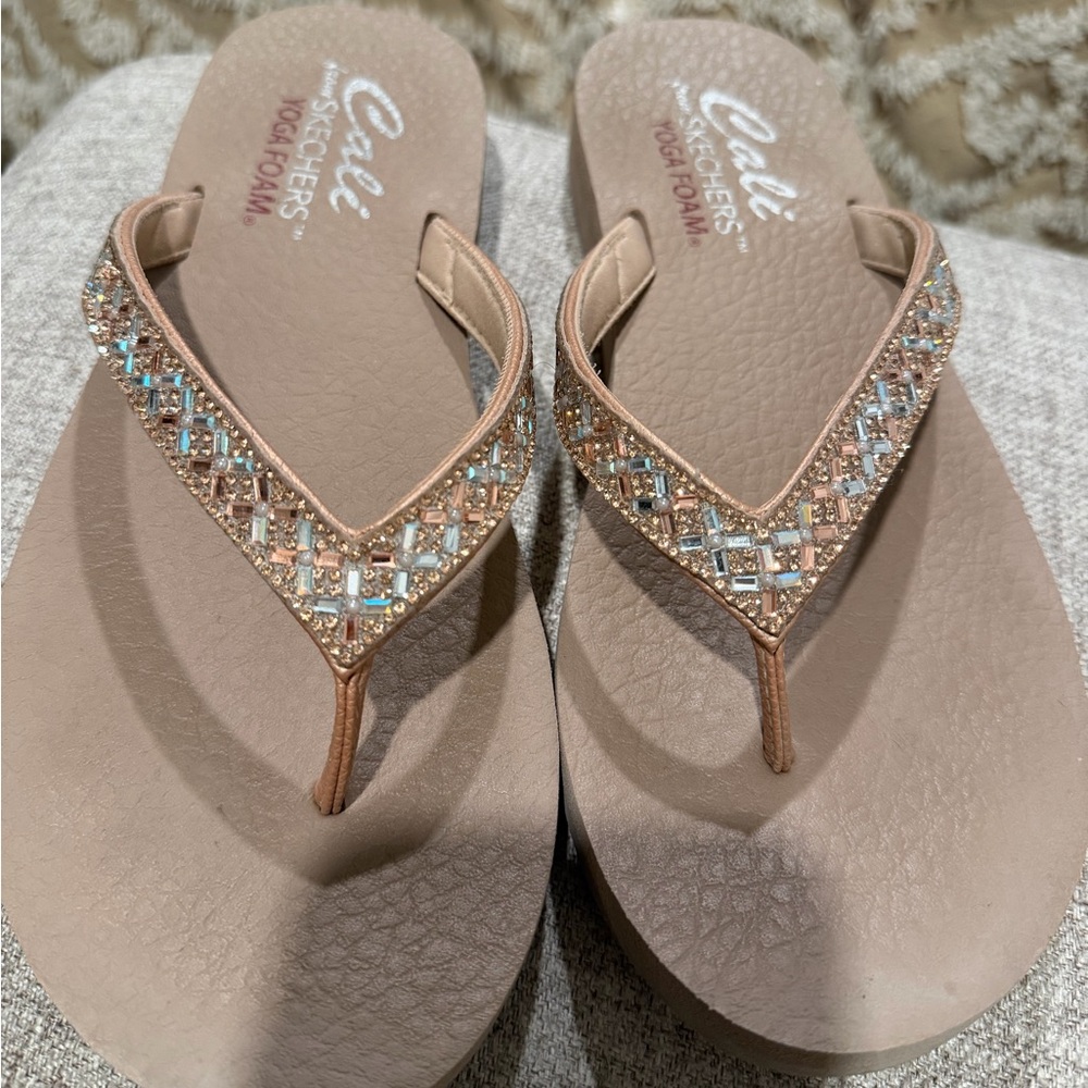 Skechers Cali Tan Embellished Flip-Flops
